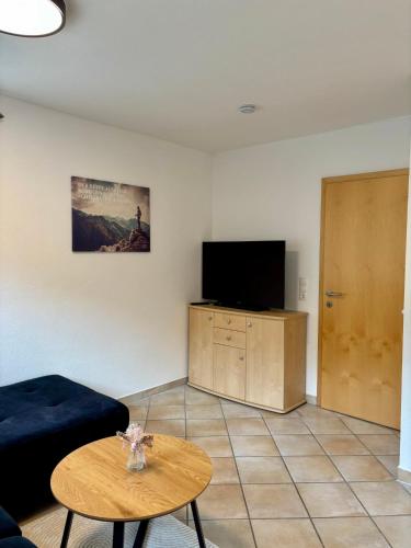 inser Hoamat'l Apartment
