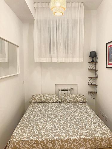 Aventino-Piramide Quiet Studio with Garden-View Terrace