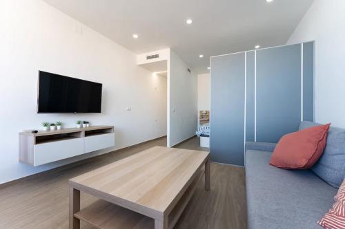 Seaview Apartment with WiFi Steps to Beach
