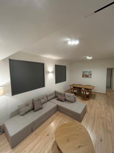 Pentelis 7A Apartment