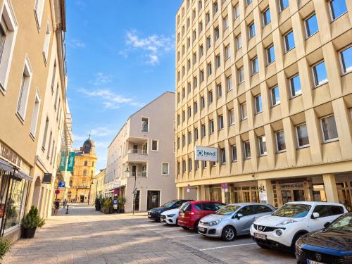 LINZ BASE STUDIO Business and Leisure, City Center