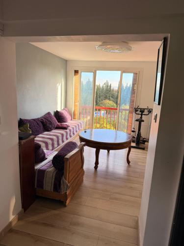 Chambre Privée Spacieuse dans un Appartement Partagé ,Parking Gratuit, Résidence Fermée