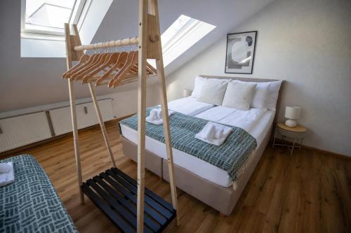 Bright Apartment in central Basel - Special WHITE RABBIT 32 Apartment, Basel, up to 6 guests