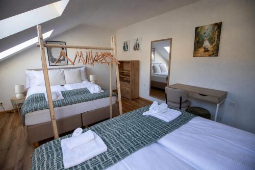 Bright Apartment in central Basel - Special WHITE RABBIT 32 Apartment, Basel, up to 6 guests