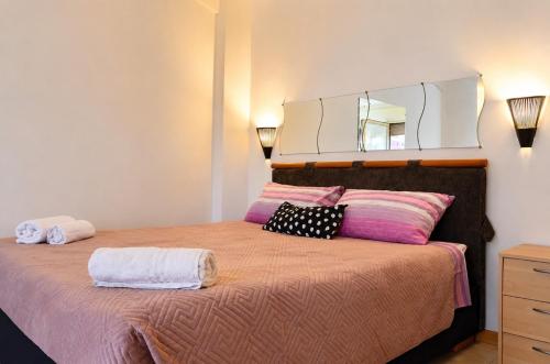 Bright Flat near Termini & Colosseum - Parking included