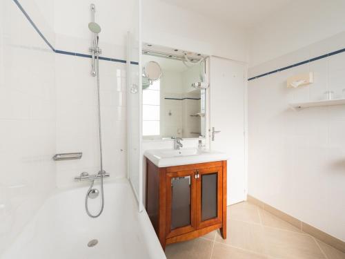 Ванная комната в L'Armoric Hôtel