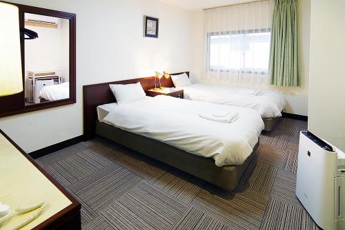 Leo Plaza Hotel