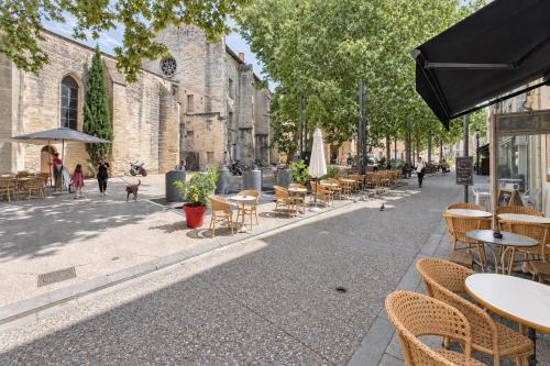 1 ch 1 sdb - Place des Corps Saints