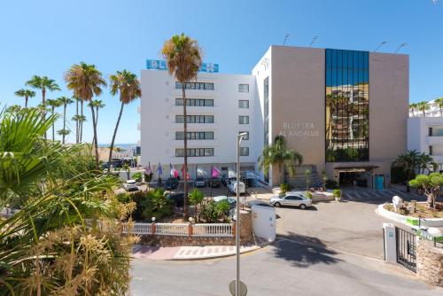 Al Andalus Torremolinos - Bright Coastal Apartment near La Carihuela, Restaurants & Centre