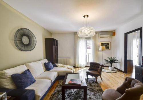 Big Stylish and Modern Apartment in Madrid Centre