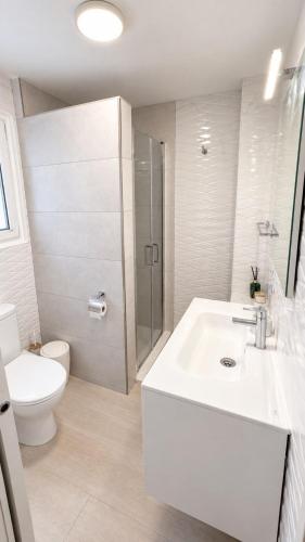 Cozy renovated apartment just two minutes from the sea