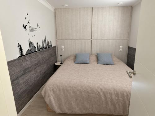 Cozy renovated apartment just two minutes from the sea