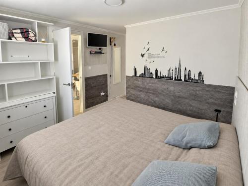 Cozy renovated apartment just two minutes from the sea