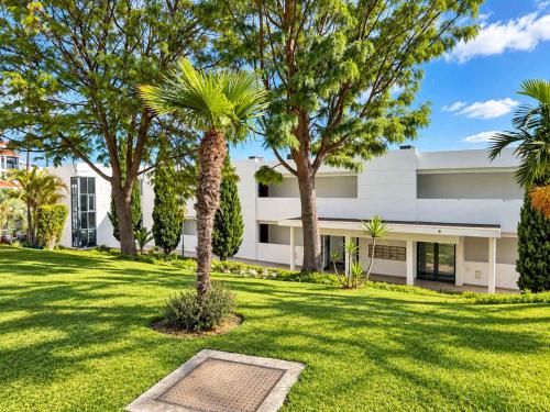 Atlantic Pearl Apartment Sea View Family Retreat in Canico