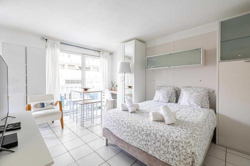 Charming Studio with balcony & pool -Heart of Nice