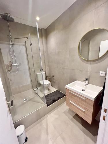 Appartement moderne Paris 20e proche du métro