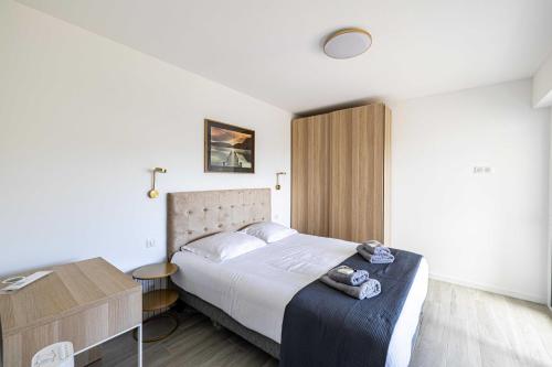 Elegance and serenity with terrace, view & A C