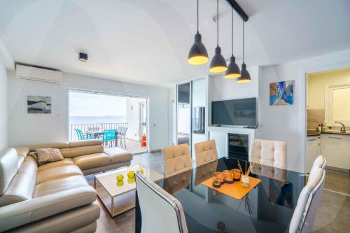 appartement spacieux vue mer avec piscine commune