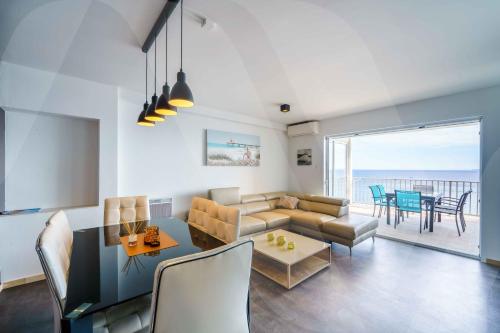 appartement spacieux vue mer avec piscine commune