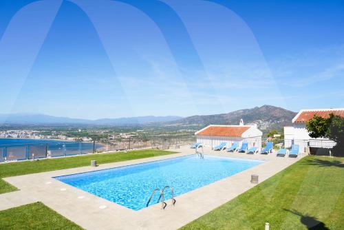 Maison vacances avec piscine commune et vue mer