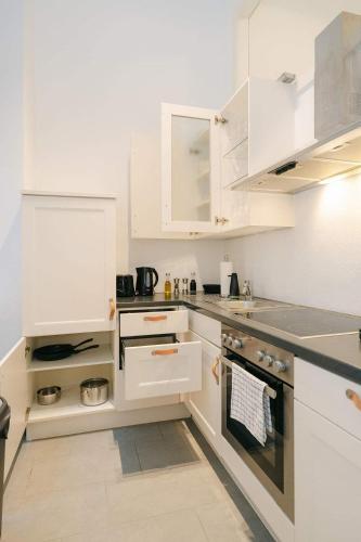 Cool 3BR close to city free parking