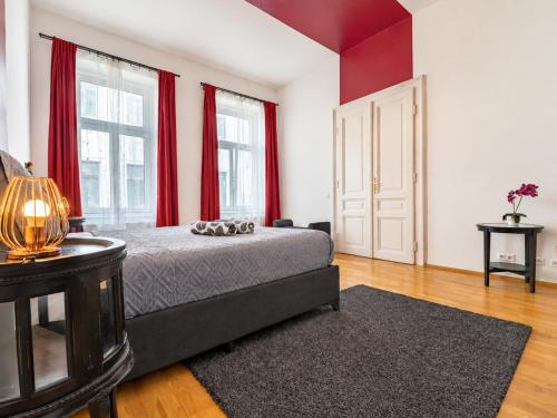 Bright 2BR Apartment for 6 near City Center & Metro U2