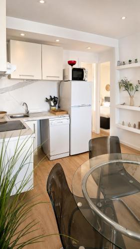 2 bedrooms and 2 suny terraces