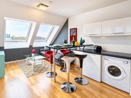 Modern Attic Apartment with Air conditioning near City Center