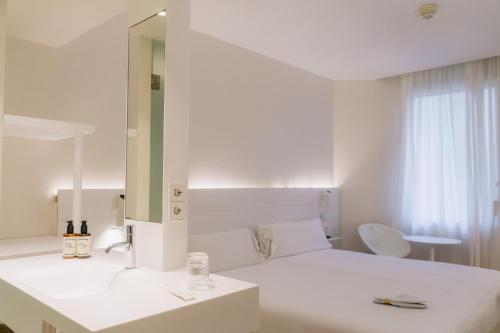Pol & Grace Hotel