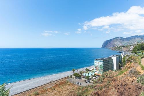 Pearl View by Atlantic Holiday
