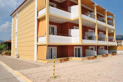 Gallery image of Zoom Beach Hotel in Kandia