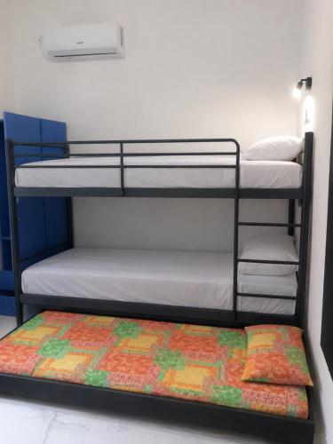 Katerina family holiday house by the airport