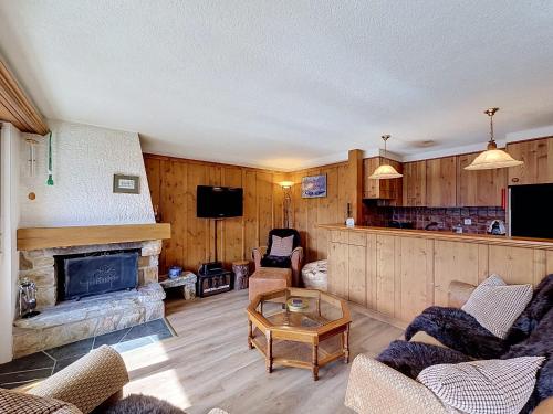 Madelia 218 Charming 2 Bedroom Apartment in Verbier with Mountain Views and Fireplace