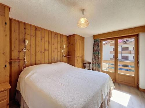 Madelia 218 Charming 2 Bedroom Apartment in Verbier with Mountain Views and Fireplace