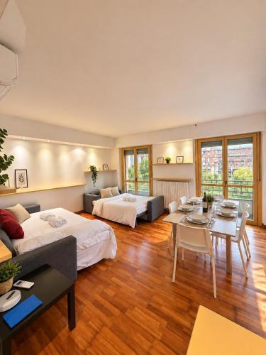 Big apartment with terrace near the stadium with parking and wifi
