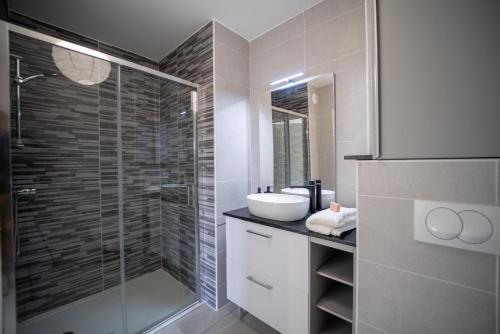 FRGK "BEL AZUR 1 BDR Luxury Sea View Parking AC WIFI HIGH SPEED "
