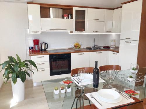 Welcoming apartment in Novigrad, 40 m² with peaceful garden