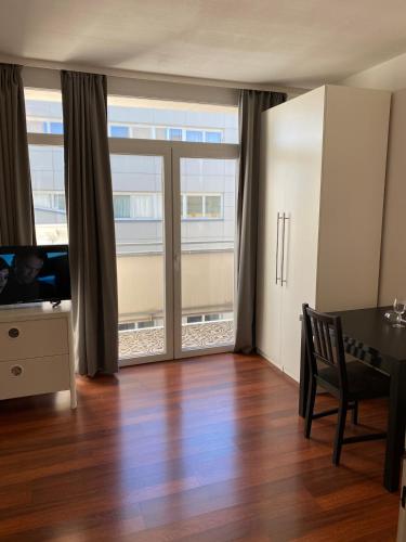 Charming City Apartment Salm 15