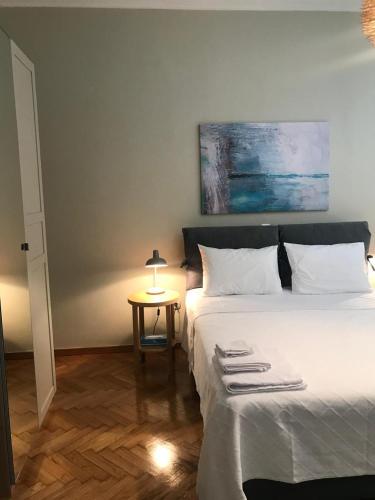 Stylish 2BR Athens Retreat in Heart of the City