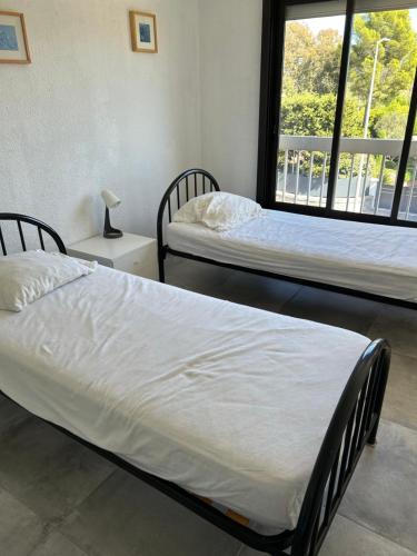 appartement F1 Estérel 50 m plage, parking, résidence sécurisée