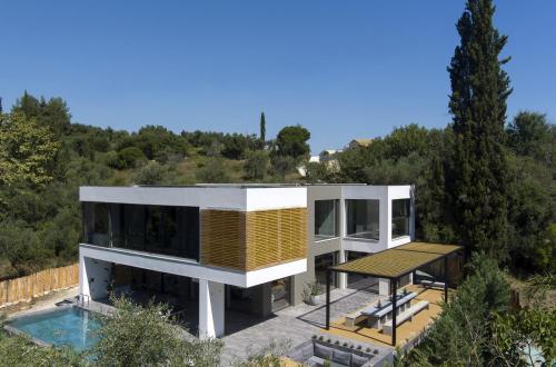 La Fortuna Villa - Award Winning Luxury Villa Close to Corfu Town