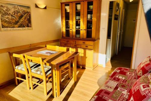 Bright with balcony views of Mont Blanc Parking