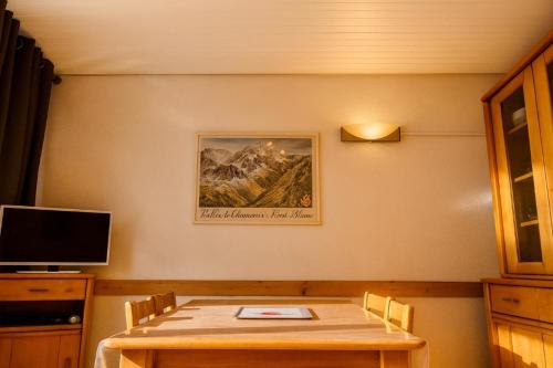 Bright with balcony views of Mont Blanc Parking