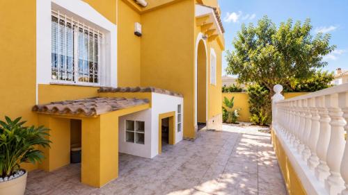 Agradable villa con piscina
