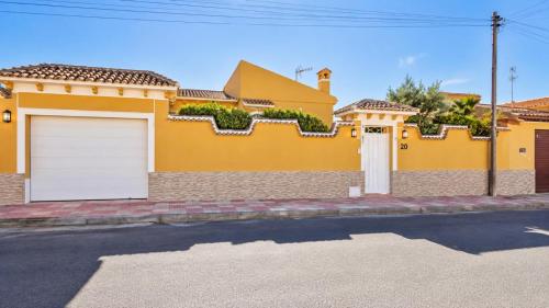 Agradable villa con piscina