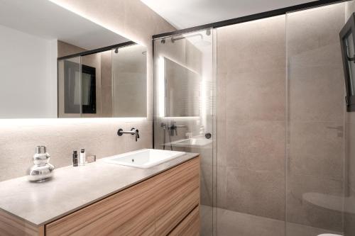 Acropolis 3BR Grand Residence by UPSTREET