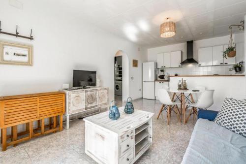 WELCS APARTAMENTO 459 EMP con Piscina frente al Ma