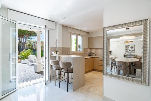 11 GRIMP - Stunning 8-bedroom villa pool and private tennis