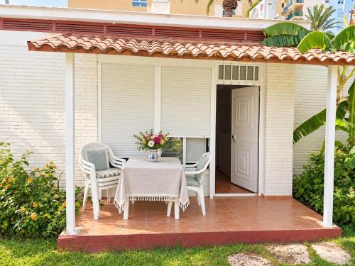 Evans Realty DN Bungalow & Piscina & Terraza & AC