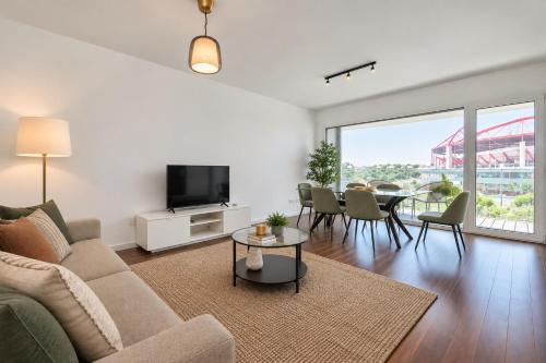 Lisbon Pool & Gym Apartment